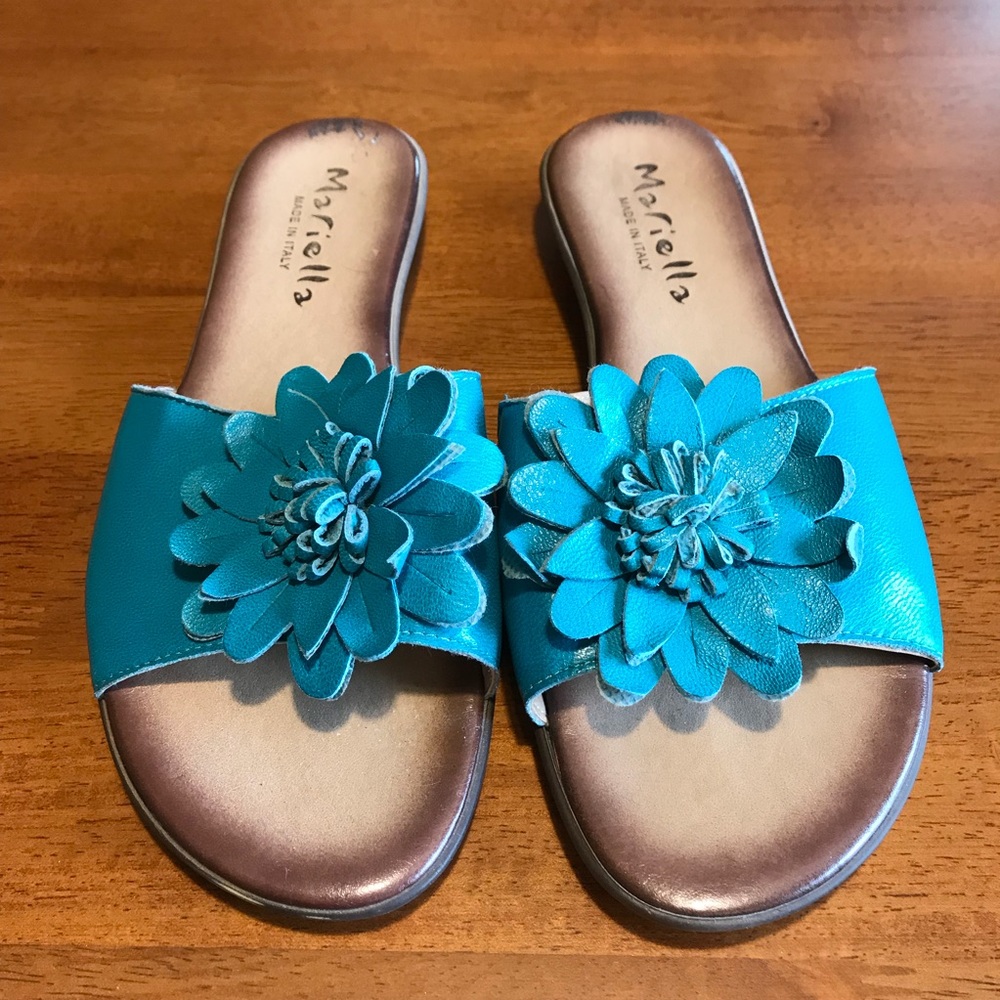 Flower sandals